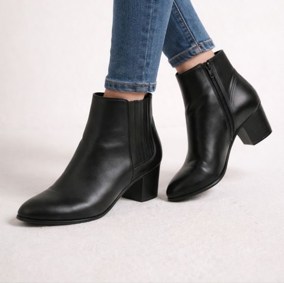 Clarks Shoes - Classic Black Leather Ankle Boots - Women's Chelsea Block Heel